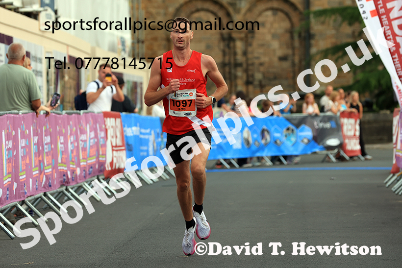 DDurham City 10k, 2025 Durham City 5k and 10k, Durham.  Photo: David T. Hewitson/Sports for All Pics